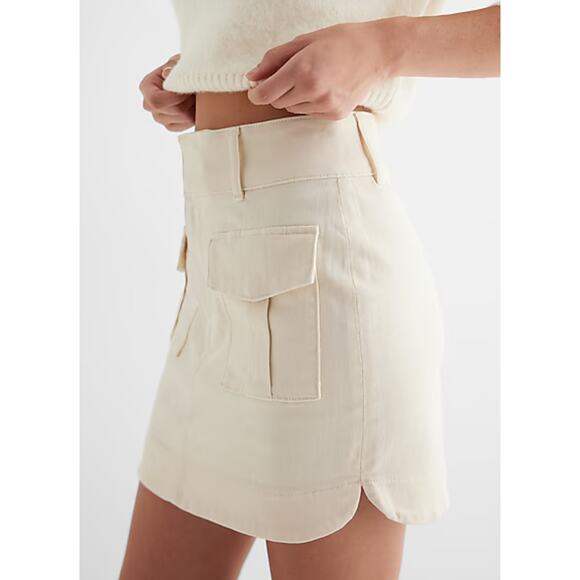 EXPRESS High Waisted Utility Mini Skirt - Suze 6 - Picture 3 of 4